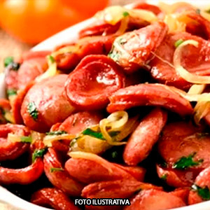 Calabresa Acebolada