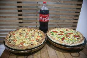 2 pizza e coca cola