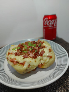 Batata Recheada de Linguiça Toscana + Coca-Cola