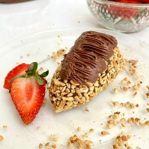 Coxinha de morango - ferrero rocher