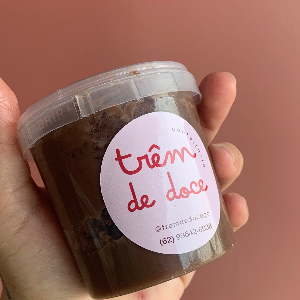 Bolo no pote chocolate