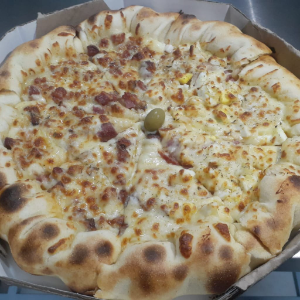 Pizza  8 Fatias 2 Sabores (média)